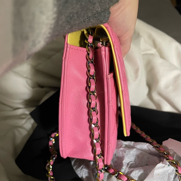 CHANEL PINK 21P WOC IRIDESCENT HARDWARE LIMITED EDITION Beautiful 💕 ❌sold FF❌ - Picture 6 of 16